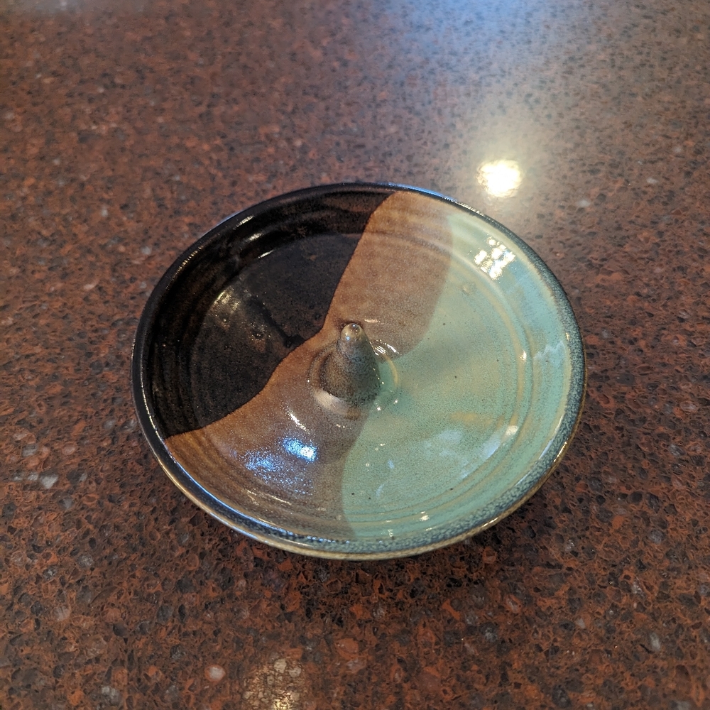 Artist-signed Tony Holman Pottery Omelet Dish NWOT